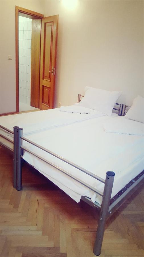 Sleep Inn Hostel Bukareszt Zewnętrze zdjęcie