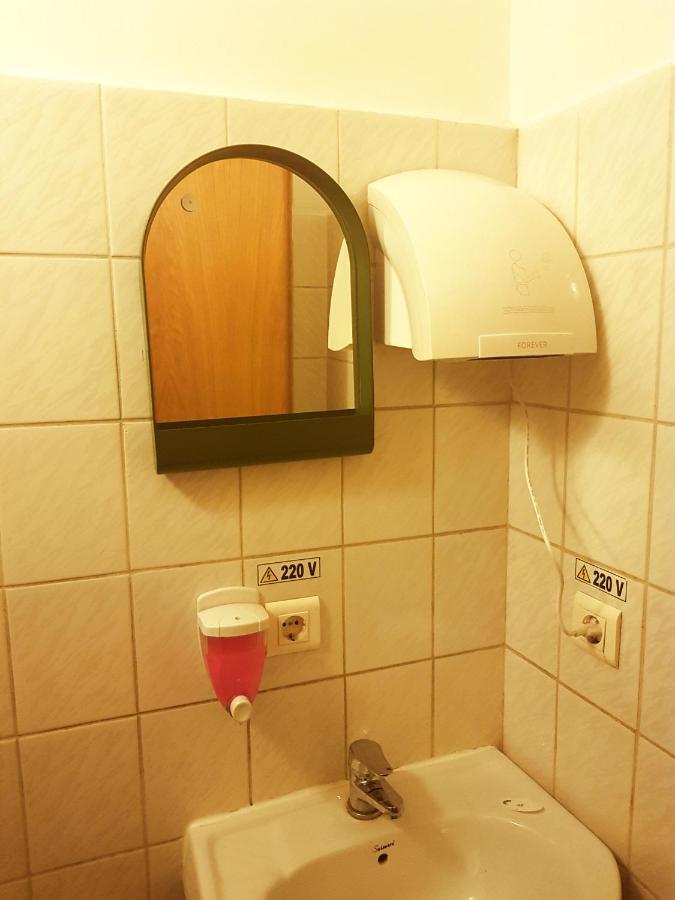 Sleep Inn Hostel Bukareszt Zewnętrze zdjęcie
