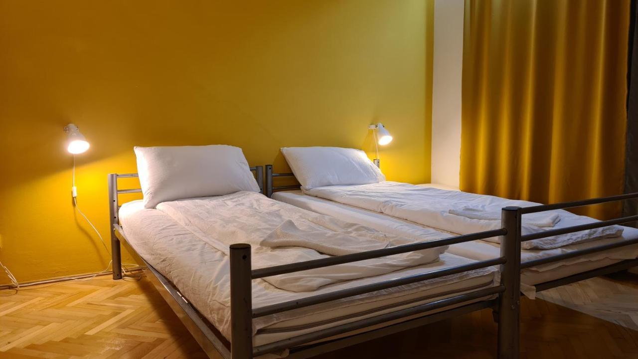 Sleep Inn Hostel Bukareszt Zewnętrze zdjęcie